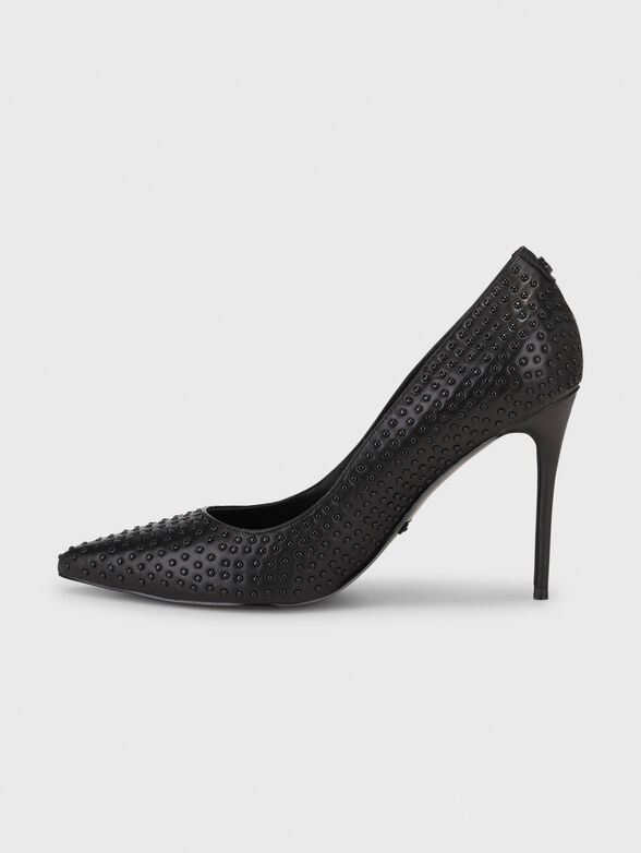 Black heeled shoes with eyelets - 4
