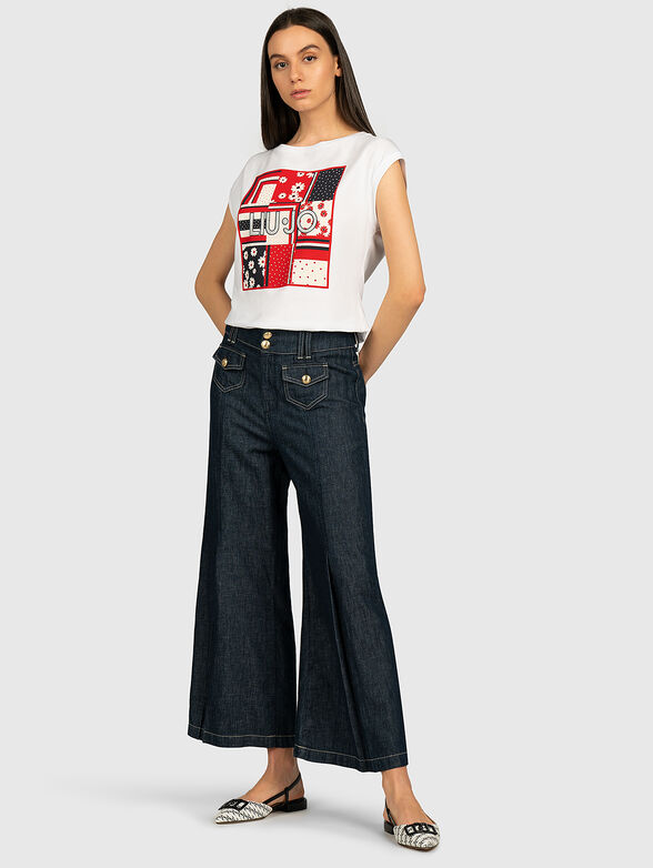 High-wasted jeans with flared legs - 4