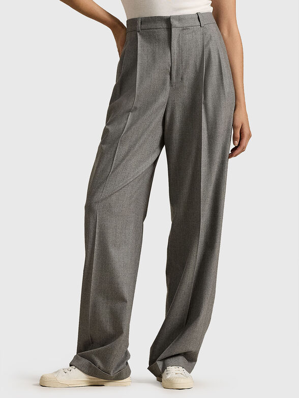 Wool trousers with darts - 0