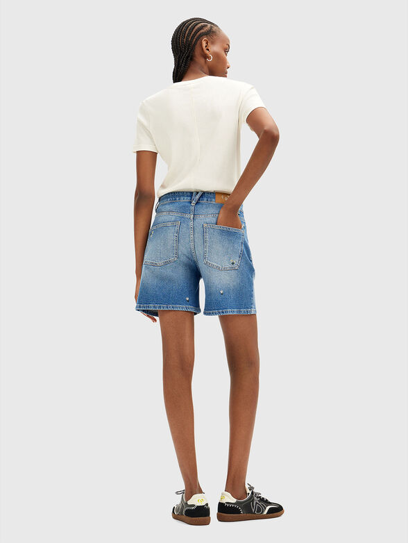 Denim shorts with mini floral embroideries - 2