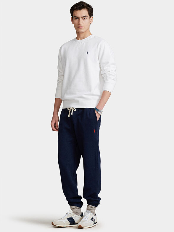 White sweatshirt - 2