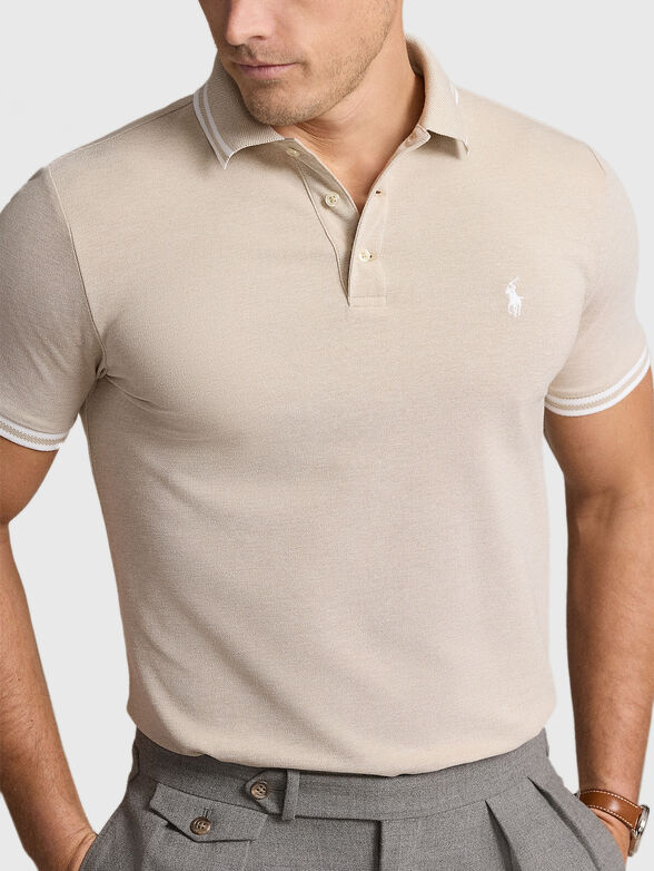 Polo shirt in beige with contrasting logo  - 3