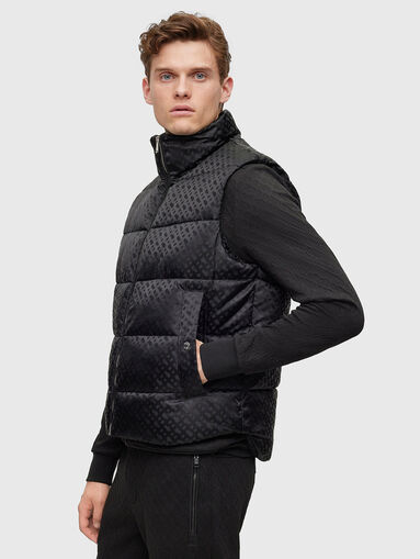 Gilet with monogram logo effect - 4