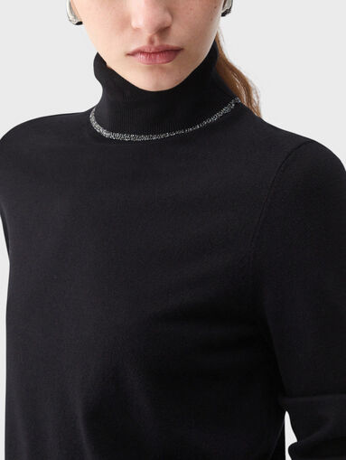 Black sweater made of a viscose blend - 5