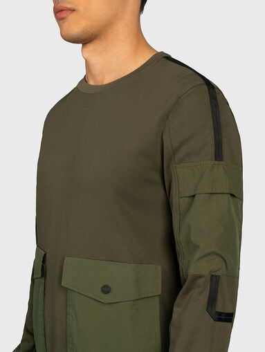 Green sweatshirt with pockets - 4