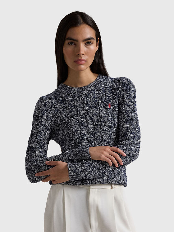 Слим пуловер с овално деколте - 1