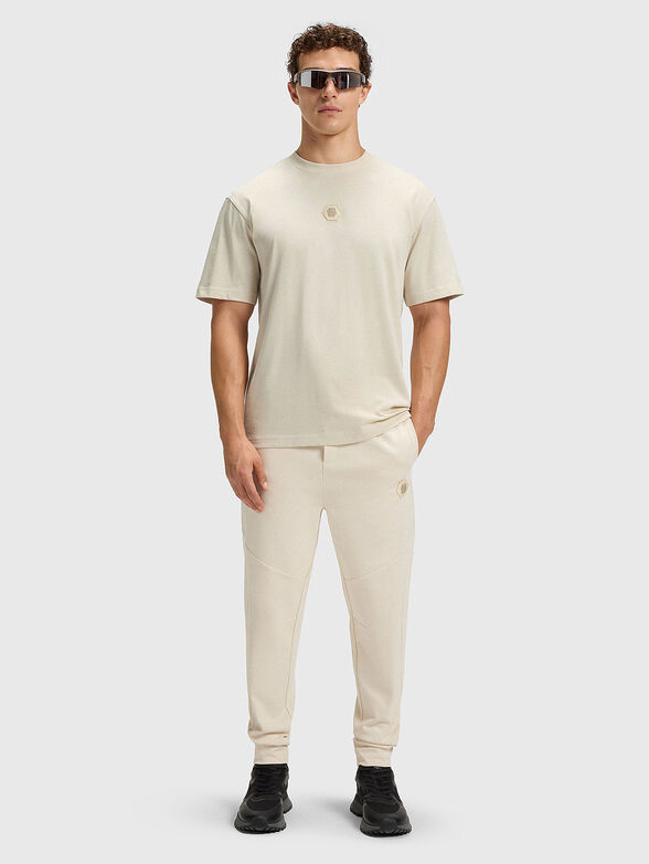 T-shirt with oval neckline in gray - 2