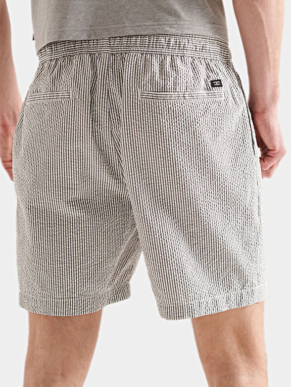 Shorts with fine stripes - 3