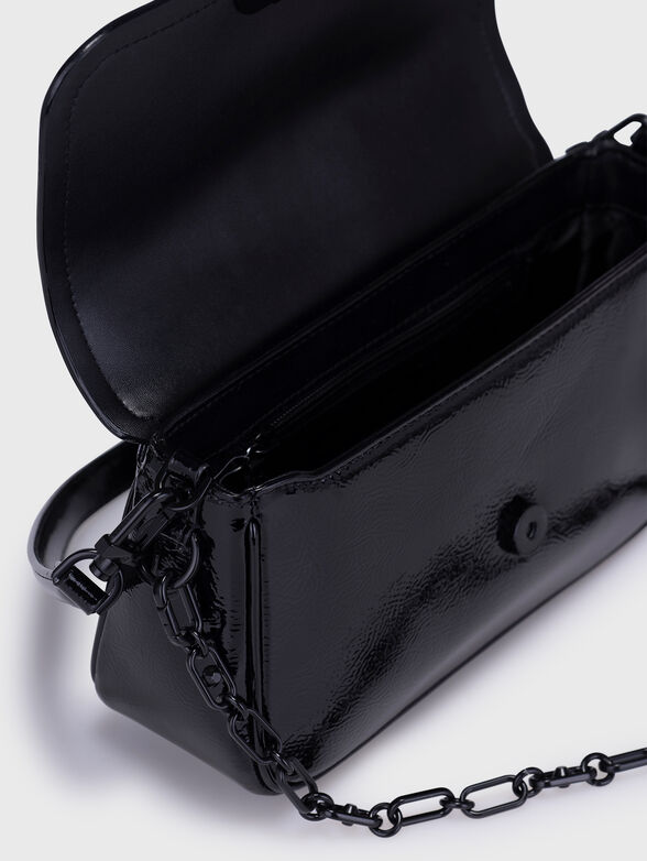 Black hobo bag with logo buckle - 5