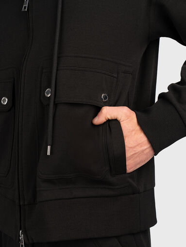 Sweatshirt with hood and zip - 4