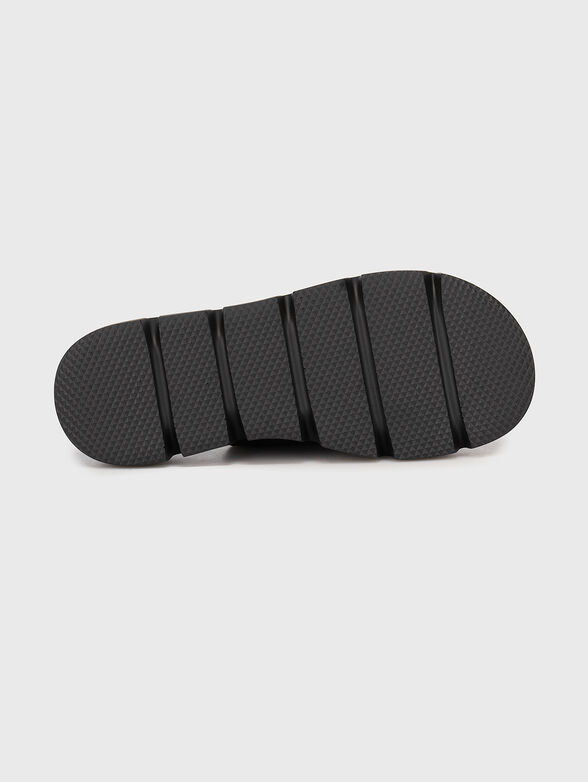 Black slippers - 5
