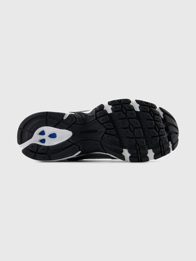 530 sports shoes with logo - 4