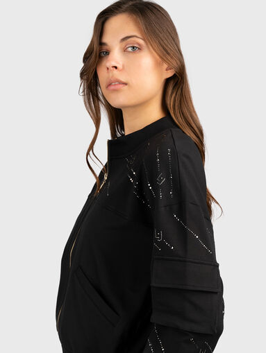 Sweatshirt with rhinestones - 4