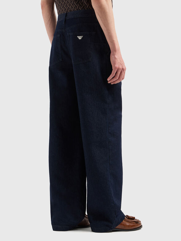 High-waisted jeans with wide legs - 2