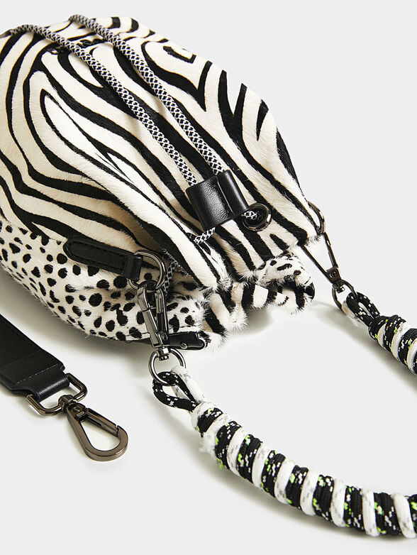 Leather bag with animal print - 6