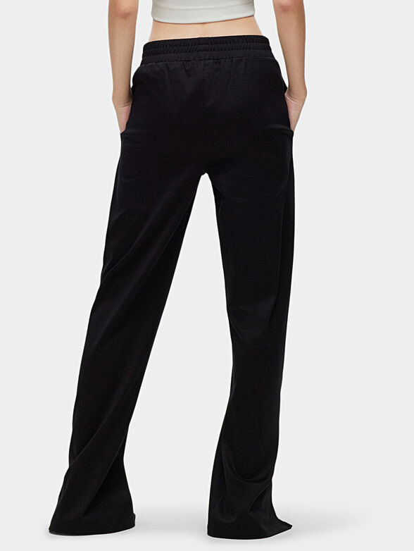 Sports pants with contrasting stripes - 2