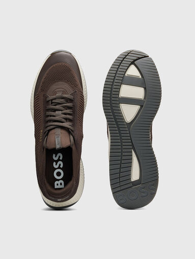 Black sports shoes with logo - 5