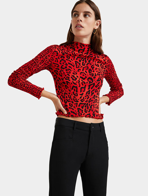 Trousers with embroidered details - 4