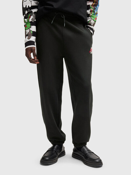 Sports trousers with logo
