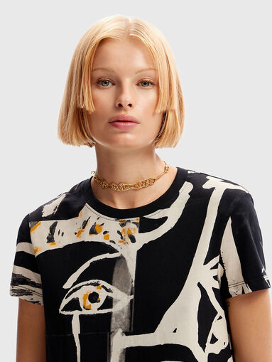 Mini dress with contrasting art print - 4