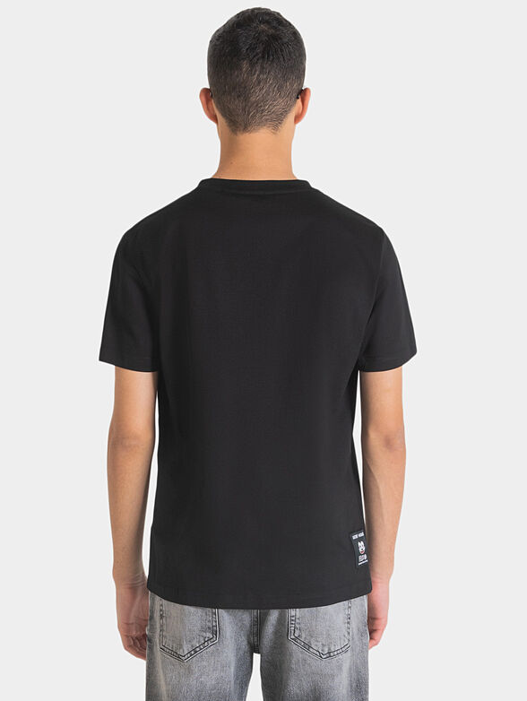 Black T-shirt with accent print - 2