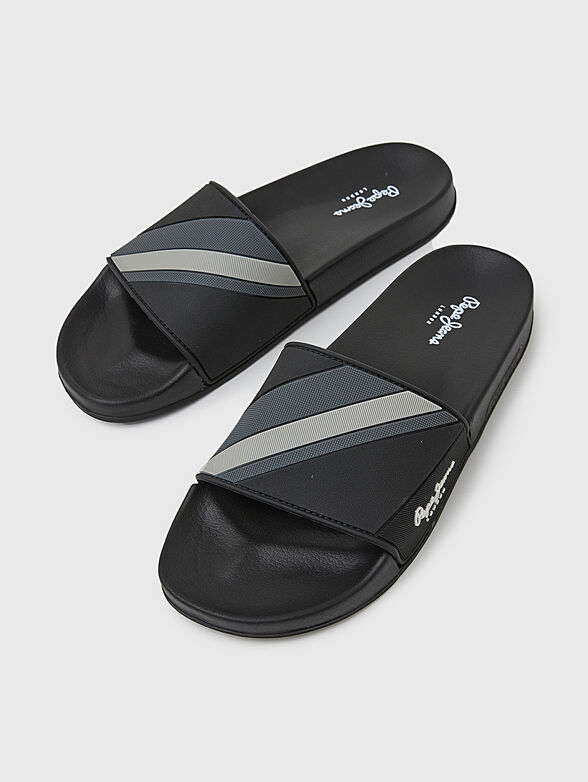 Beach shoes with logo accent - 2