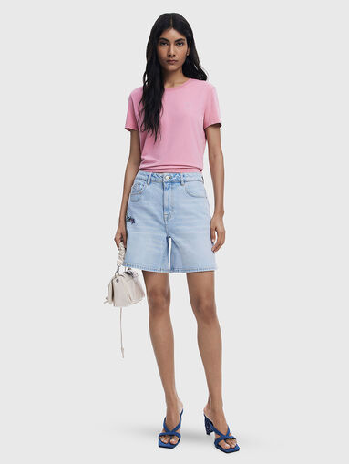 Short denim pants with floral embroidery - 5