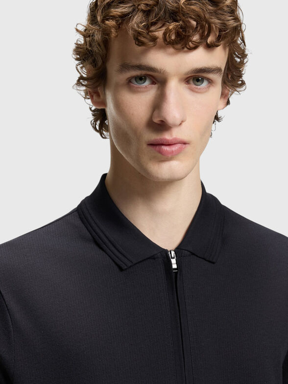 Polo shirt with a zip - 4