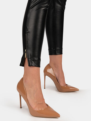 Faux leather skinny trousers - 3