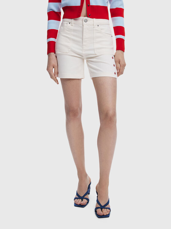 Къси дънкови панталони с бродерия - 1