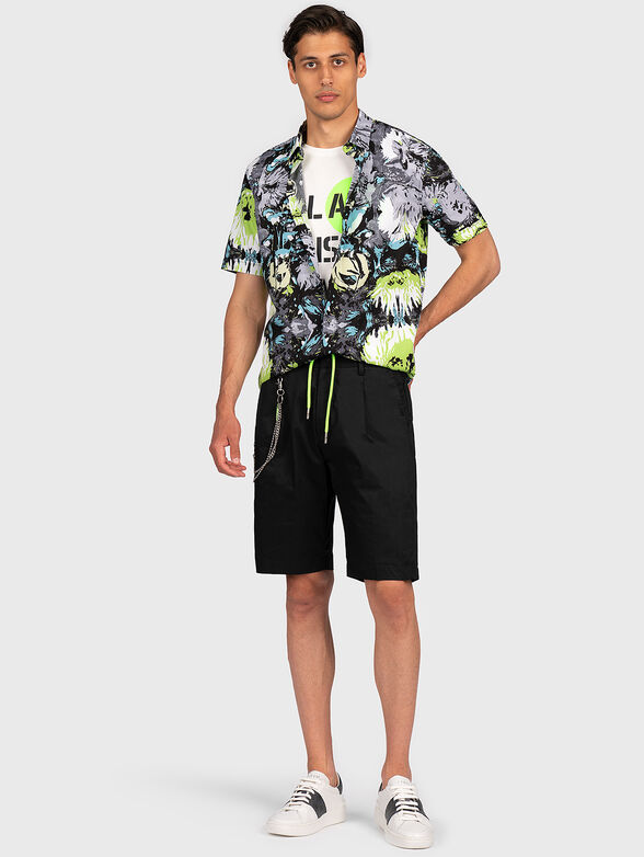 Shorts with metal chain detail - 4