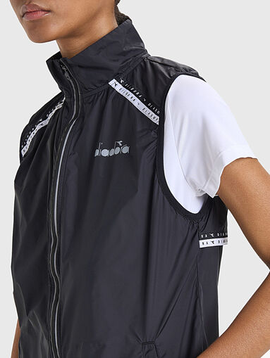 Black sports vest with logo detail - 5
