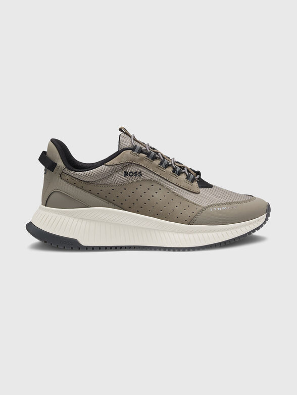 Sports shoes with logo - 1