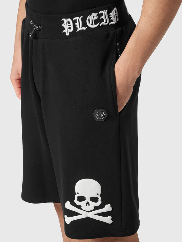 Black shorts with embroidery and print - 3