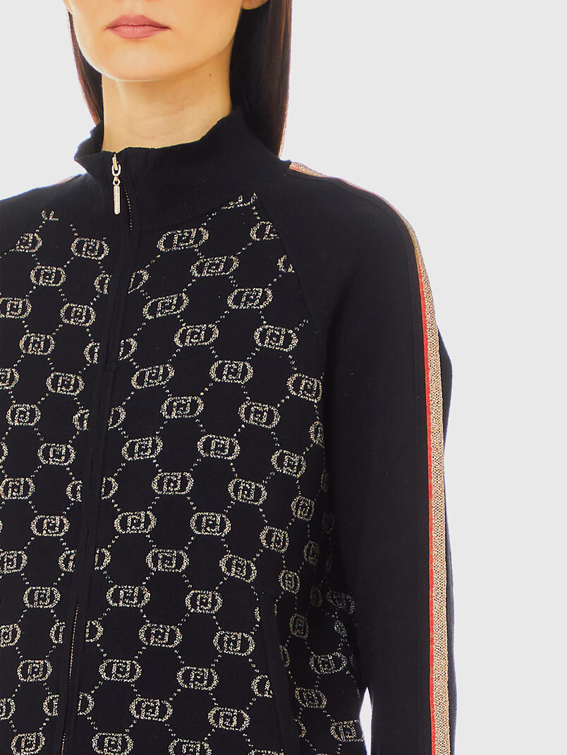 Zip-up sweatshirt - 3