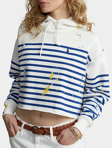 Cropped sweatshirt with hood and art accents - 3