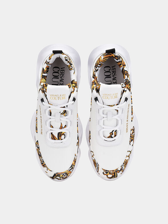 Senakers with baroque print and chunky sole - 6