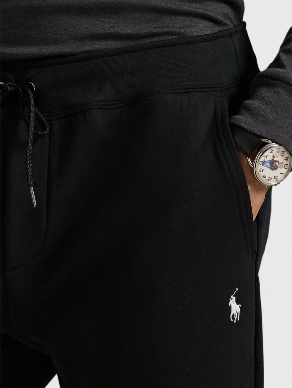 Sports pants with contrasting logo  - 3