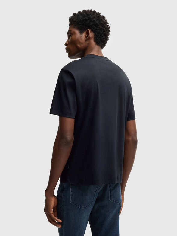 White T-shirt with oval neckline - 3