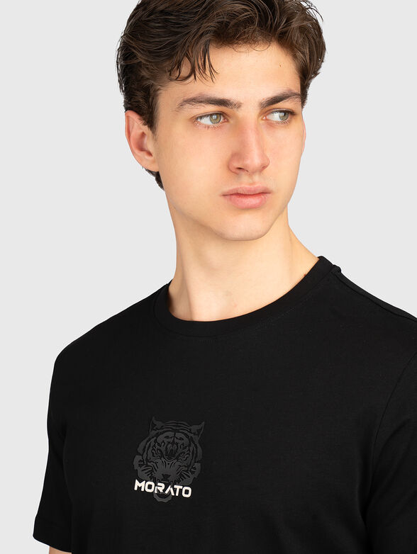 Black t-shirt - 4