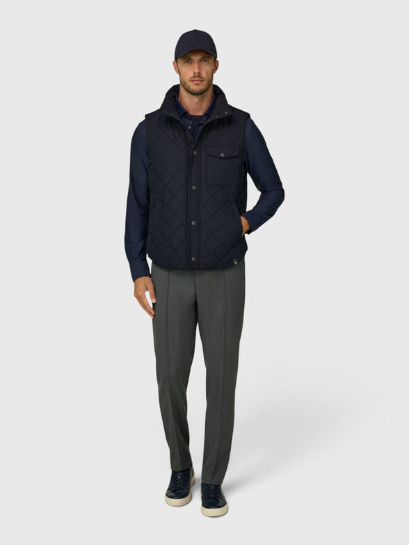 Padded vest with pocket - 2