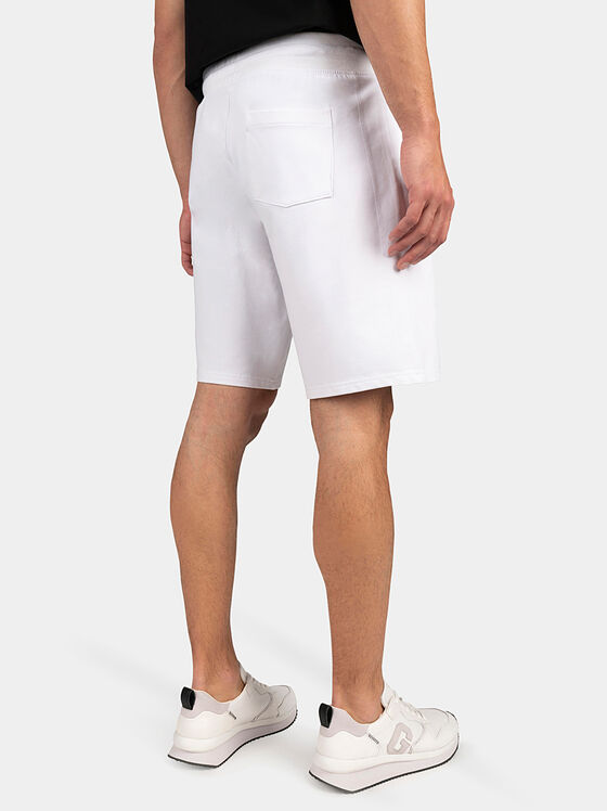Къси панталони LIVIO в бял цвят - 2