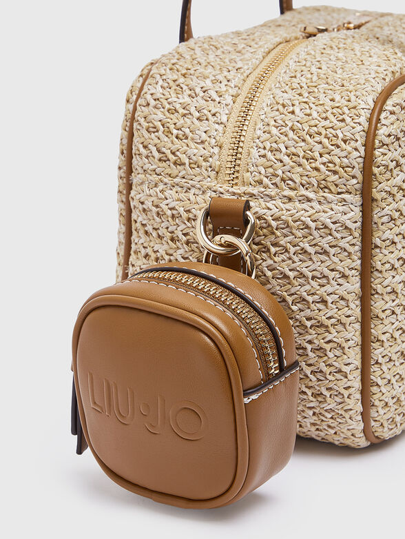 Woven bag with a small wallet - 5