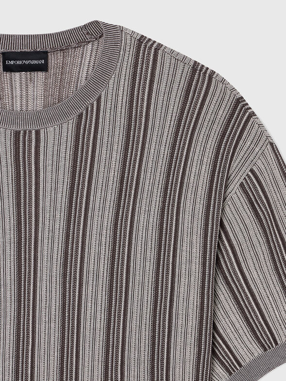 Short-sleeved sweater with a jacquard pattern - 4