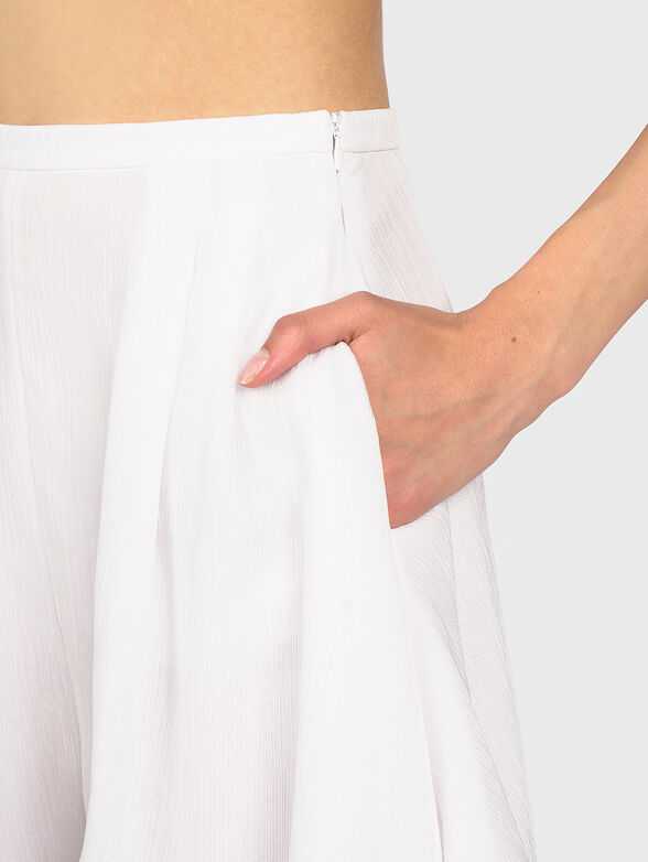 Ethereal shorts in white - 3