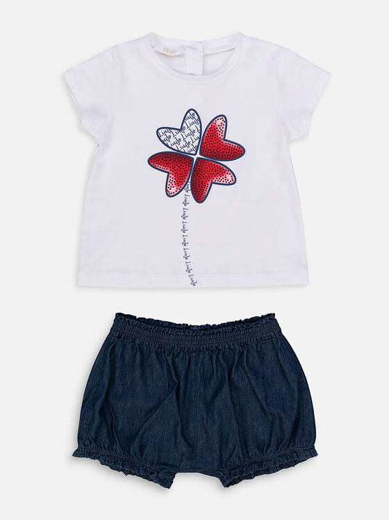 Set of white T-shirt with print and shorts - 1