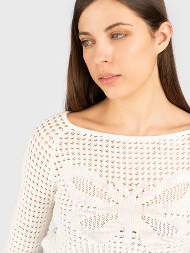 Short sweater with perforations - 4