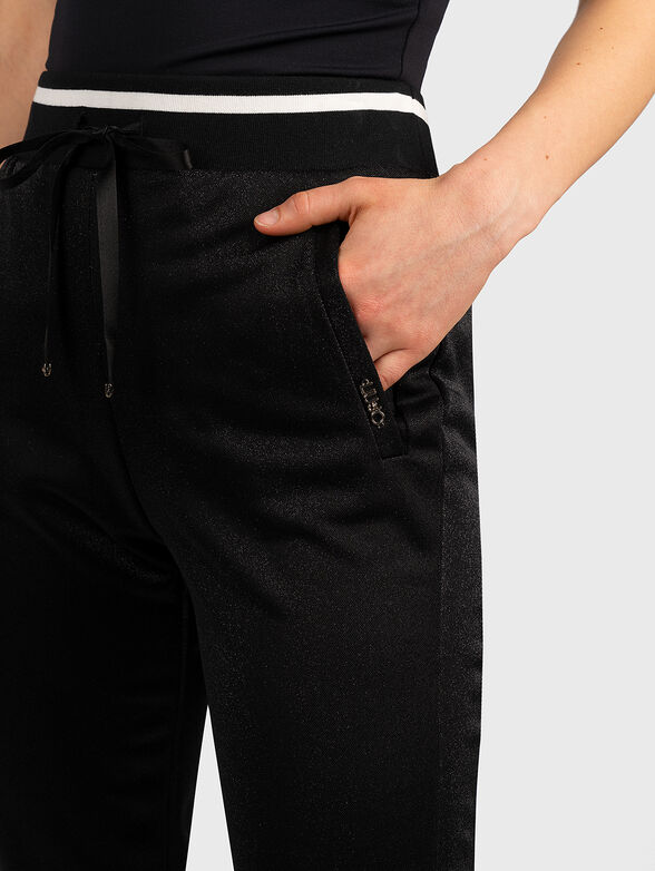 Sports pants with shiny threads - 4