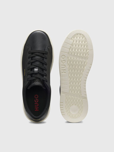 Sneakers with a gold logo  - 5