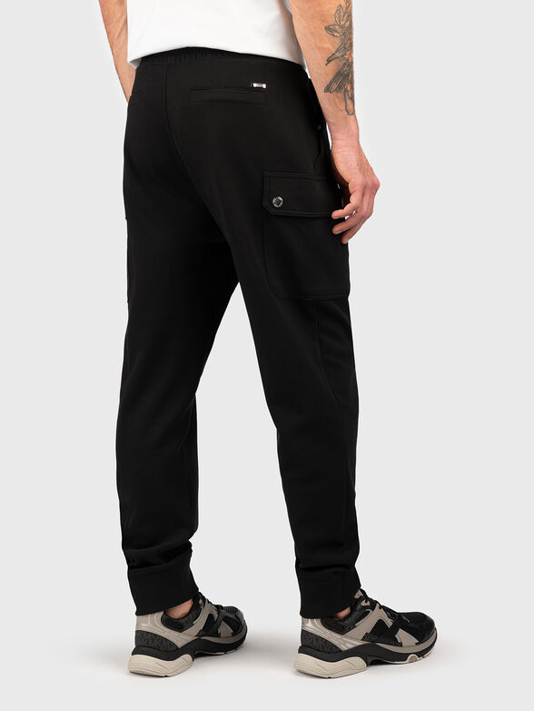 Sports trousers with pockets - 2